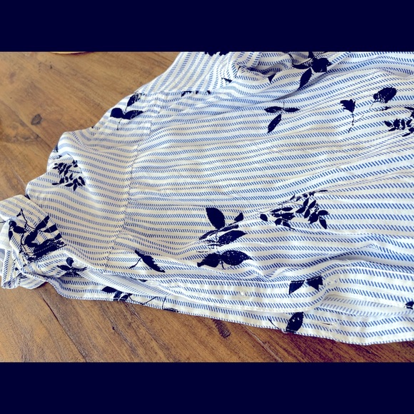 NWOT Maurices Button down Blouse - tie knot - Picture 3 of 3